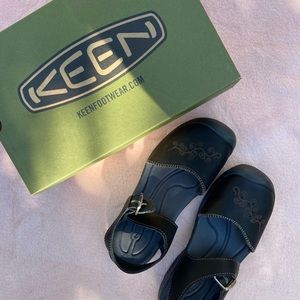 NEW KEEN SHOES